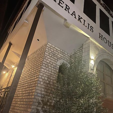 Heraklis Hotel Berat Buitenkant foto