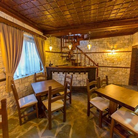 Heraklis Hotel Berat Buitenkant foto
