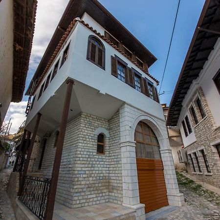 Heraklis Hotel Berat Buitenkant foto