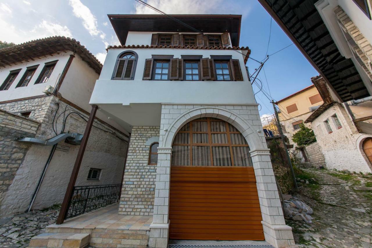 Heraklis Hotel Berat Buitenkant foto