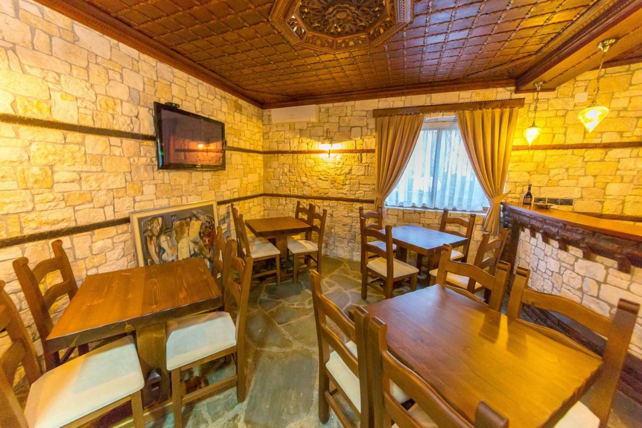 Heraklis Hotel Berat Buitenkant foto