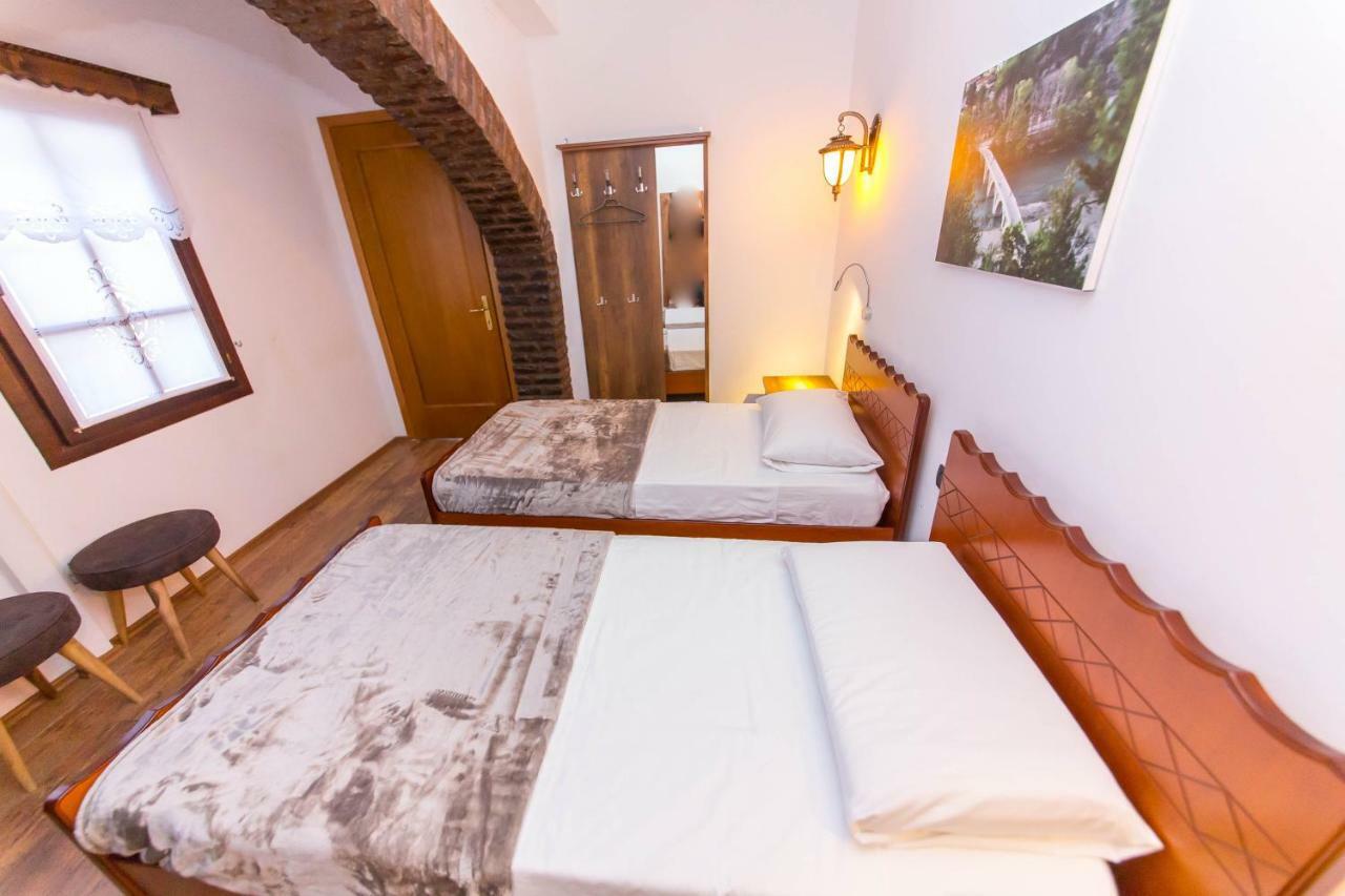 Heraklis Hotel Berat Buitenkant foto