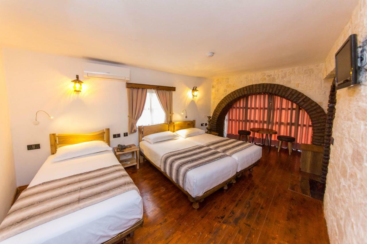 Heraklis Hotel Berat Buitenkant foto