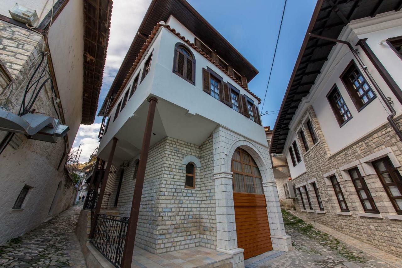 Heraklis Hotel Berat Buitenkant foto