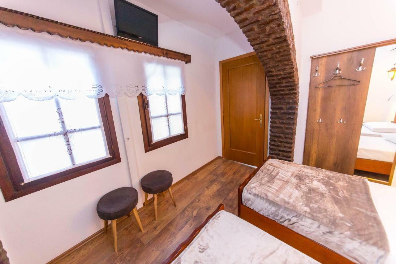 Heraklis Hotel Berat Buitenkant foto