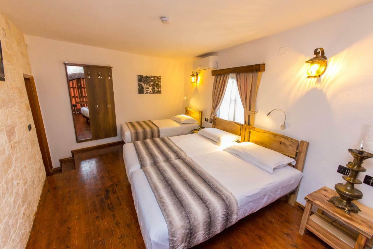 Heraklis Hotel Berat Buitenkant foto