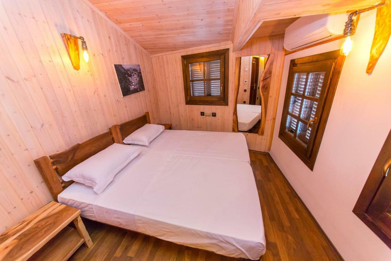 Heraklis Hotel Berat Buitenkant foto