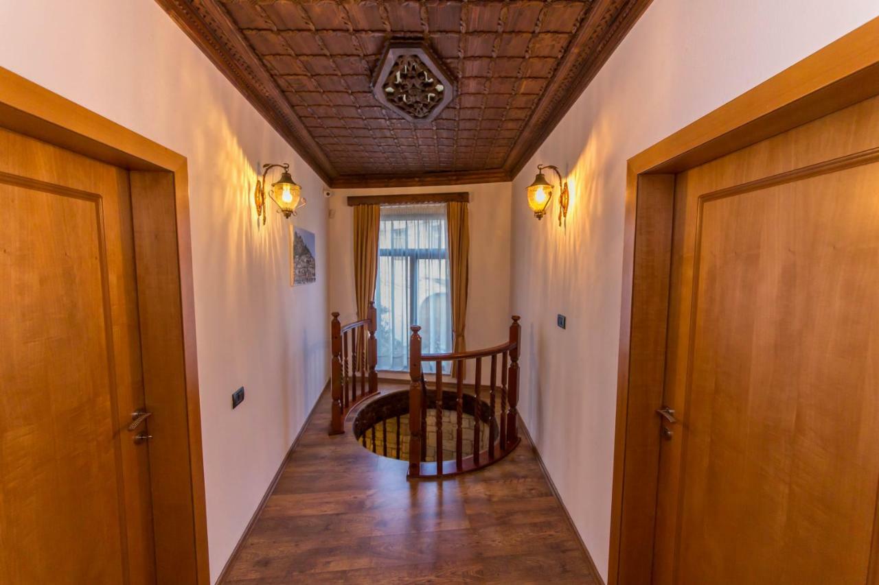 Heraklis Hotel Berat Buitenkant foto