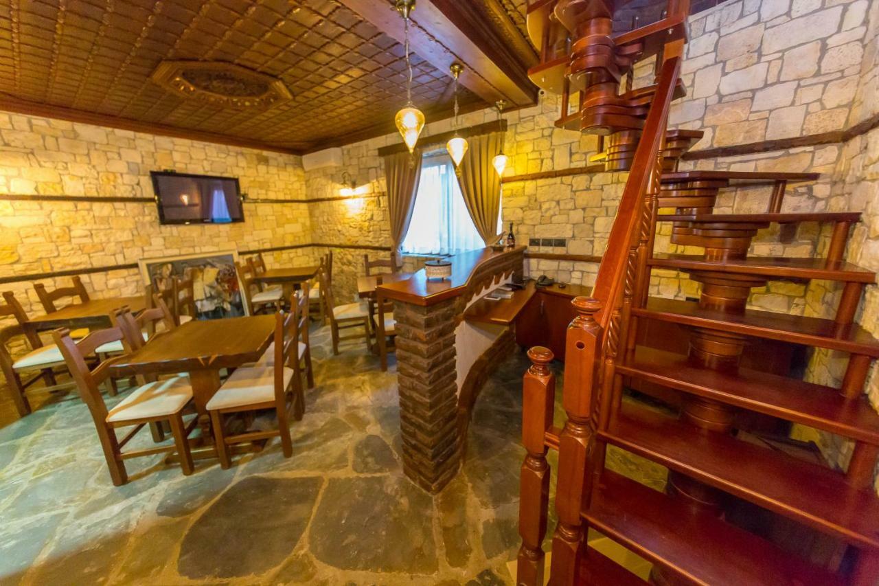 Heraklis Hotel Berat Buitenkant foto