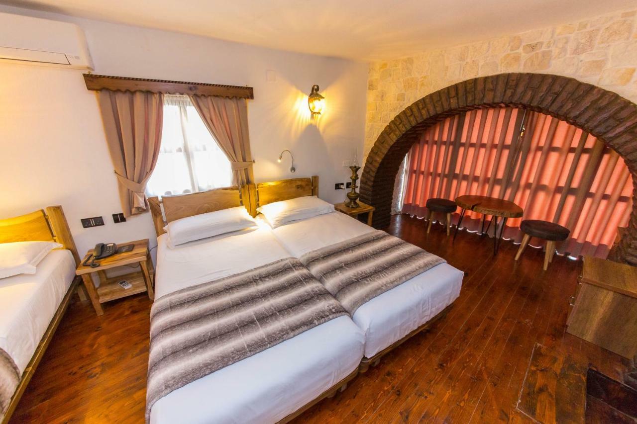 Heraklis Hotel Berat Buitenkant foto